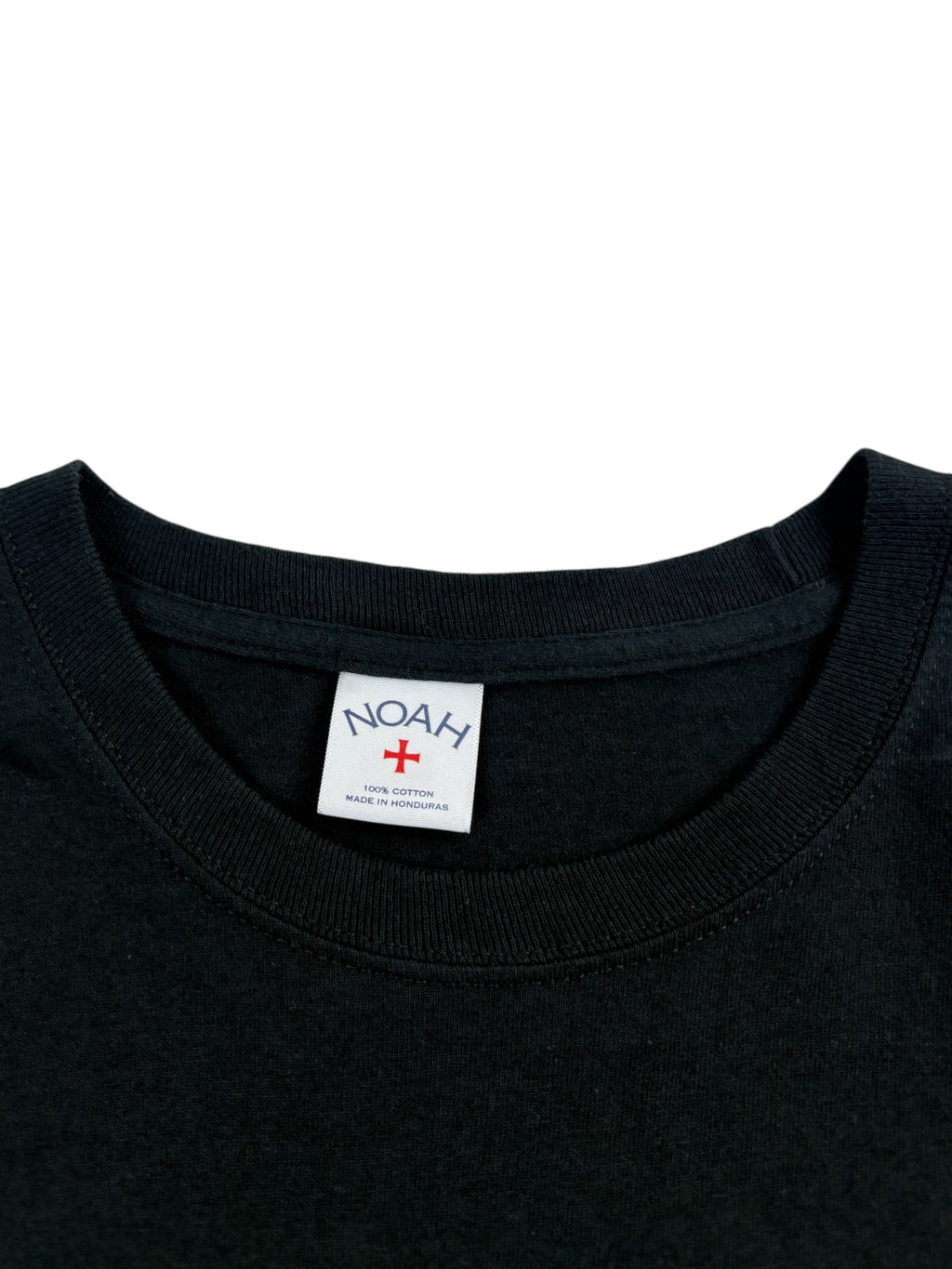 Noah Embrasse Le Poisson Black T-Shirt.