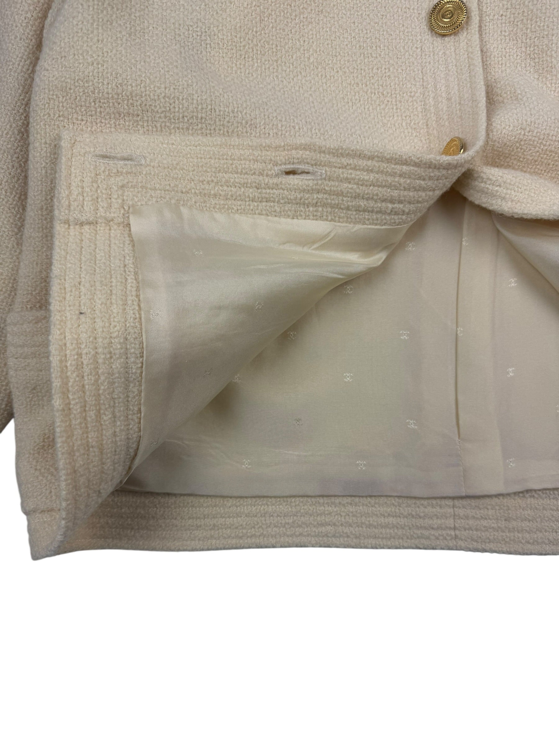 Chanel Boutique Spring / 1993 Tweed Boucle Jacket